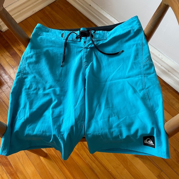Quicksilver Boardshorts - Picture 2 of 4